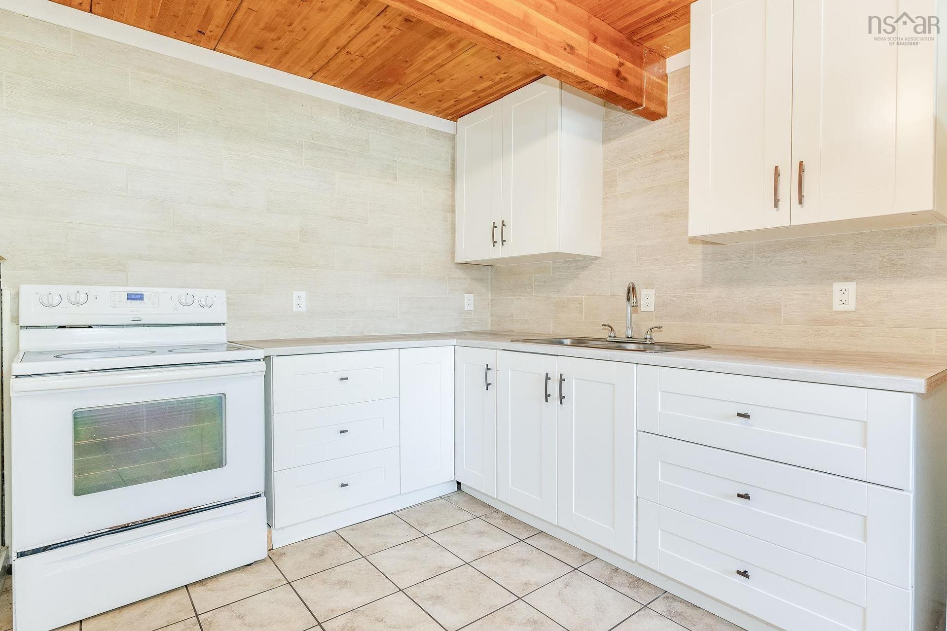 72 Cavendish Road, Halifax, NS - Indoor Photo Showing Kitchen