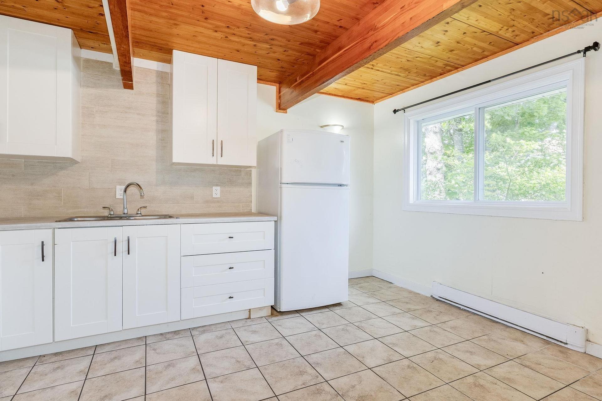 72 Cavendish Road, Halifax, NS - Indoor Photo Showing Kitchen