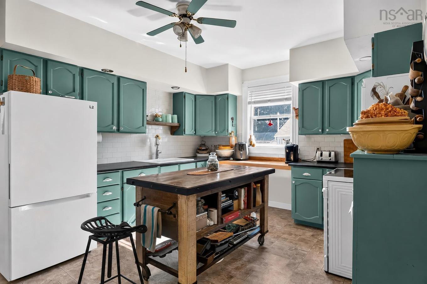 252 Main Street, Berwick, NS - Indoor Photo Showing Kitchen