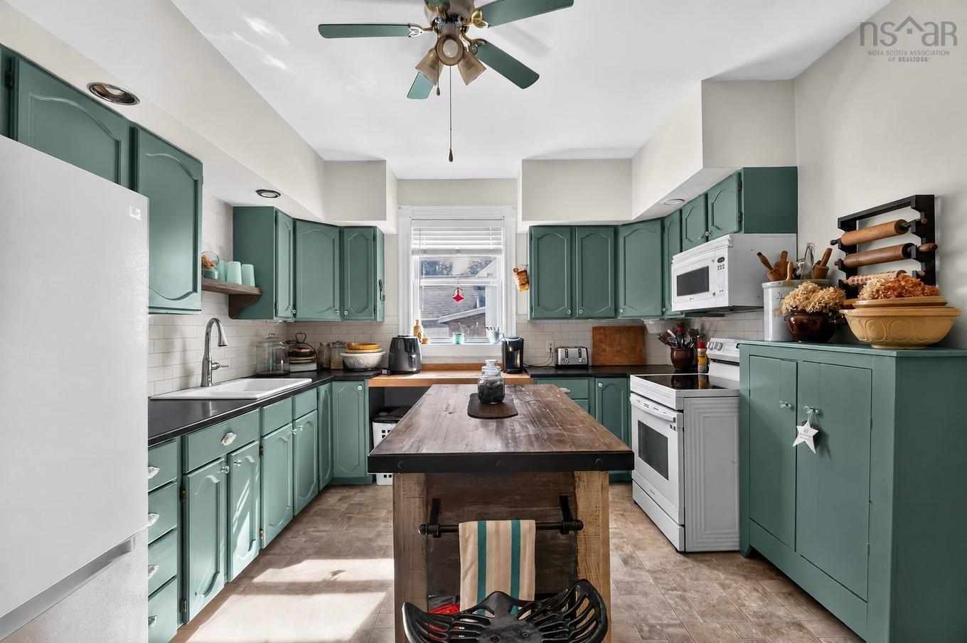 252 Main Street, Berwick, NS - Indoor Photo Showing Kitchen