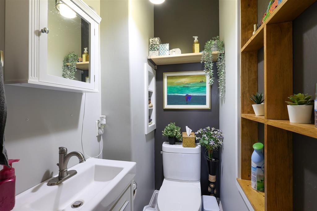 250-252 Central Street, Summerside, PE - Indoor Photo Showing Bathroom