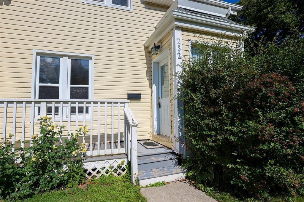 250-252 Central Street, Summerside, PE - Outdoor