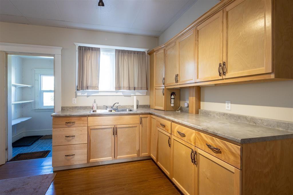 250-252 Central Street, Summerside, PE - Indoor Photo Showing Kitchen With Double Sink