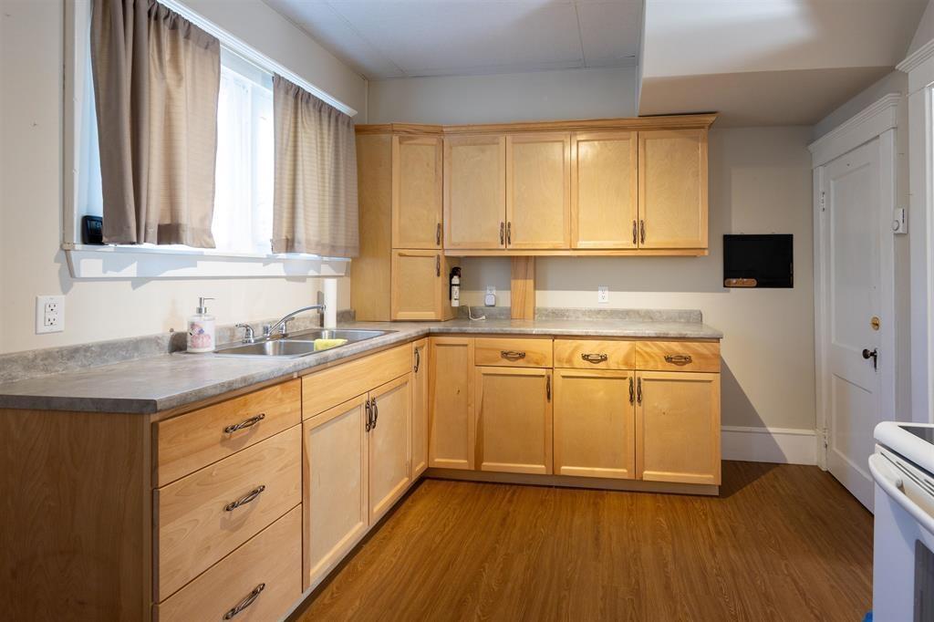 250-252 Central Street, Summerside, PE - Indoor Photo Showing Kitchen With Double Sink