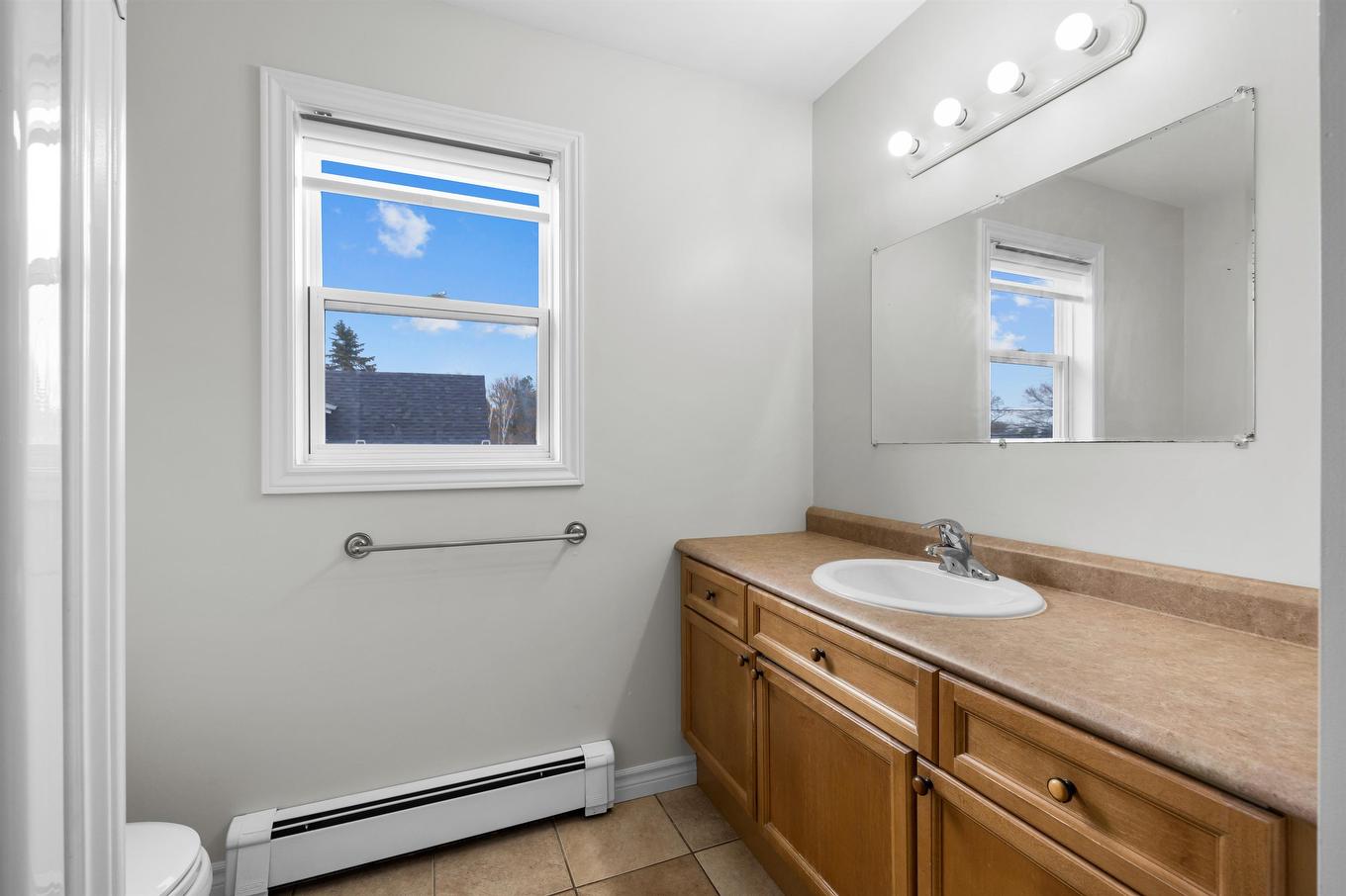 1 Deblois Street, Charlottetown, PE - Indoor Photo Showing Bathroom