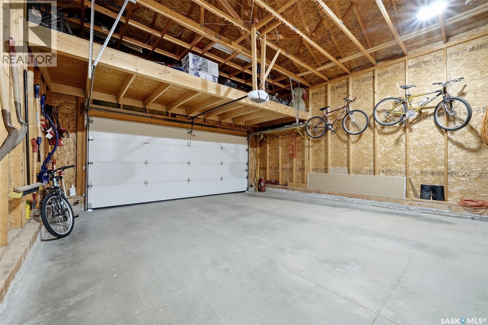 54 Qu'Appelle Crescent, Balgonie, SK - Indoor Photo Showing Garage