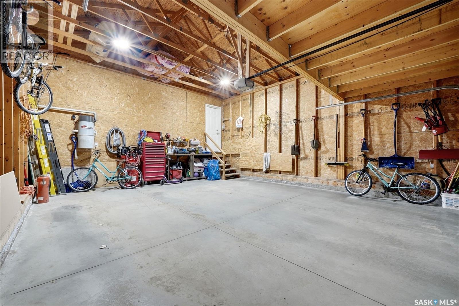 54 Qu'Appelle Crescent, Balgonie, SK - Indoor Photo Showing Garage
