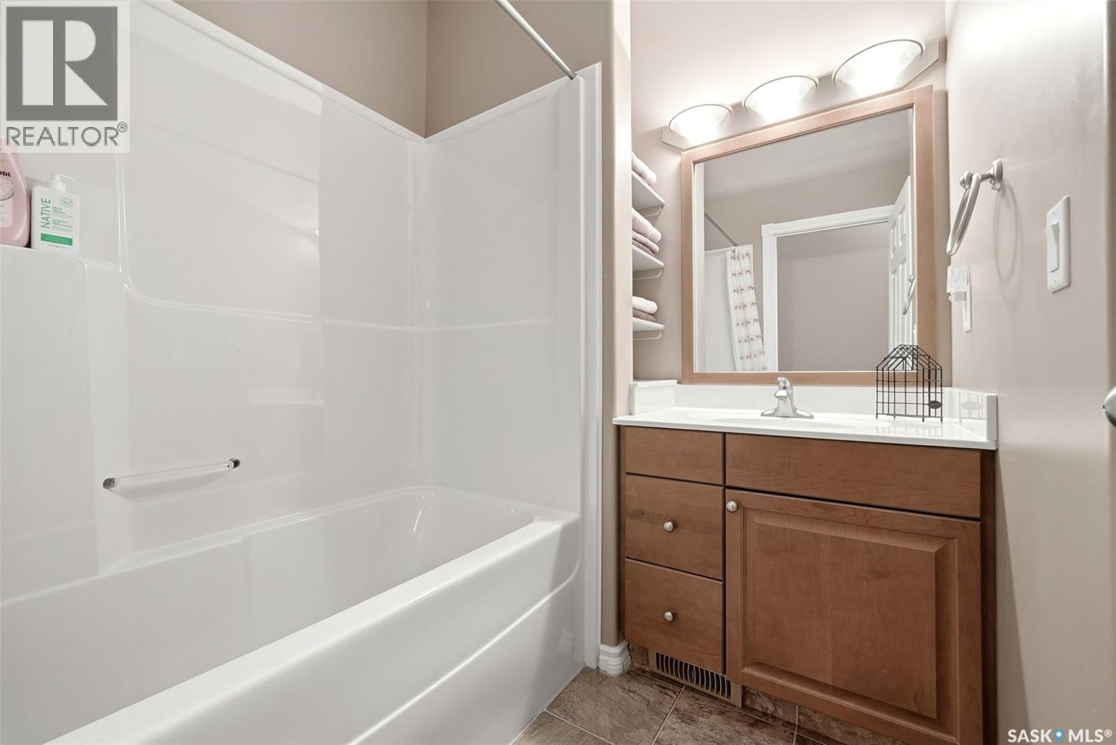 54 Qu'Appelle Crescent, Balgonie, SK - Indoor Photo Showing Bathroom