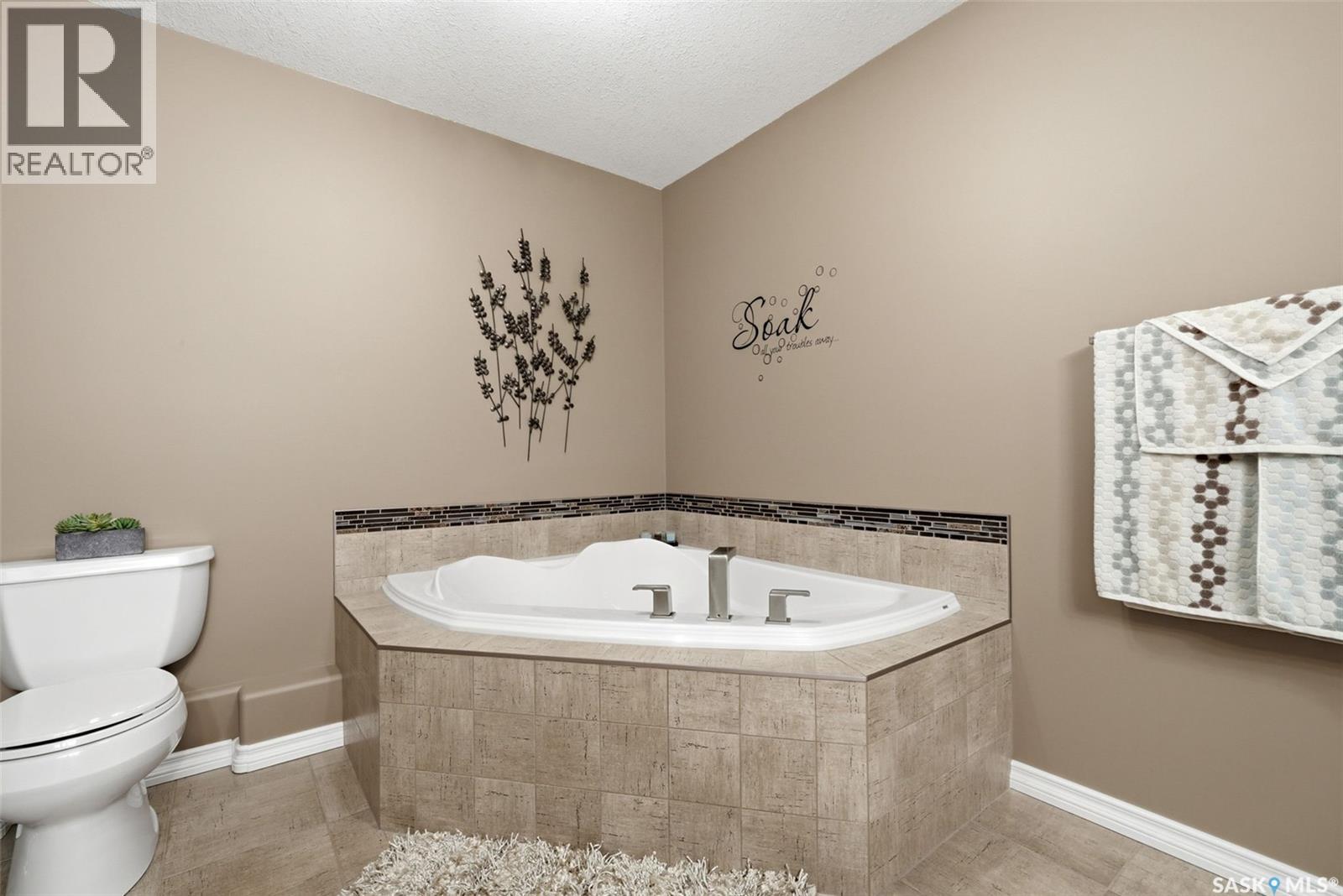 54 Qu'Appelle Crescent, Balgonie, SK - Indoor Photo Showing Bathroom