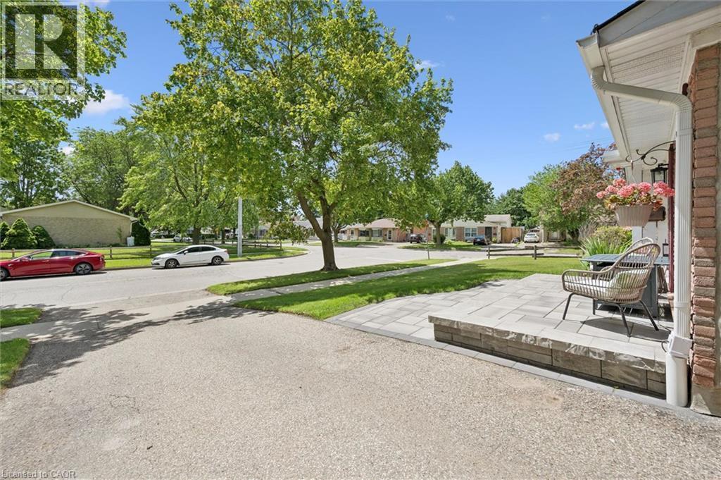 2 Keewatin Avenue, Kitchener, ON - Outdoor