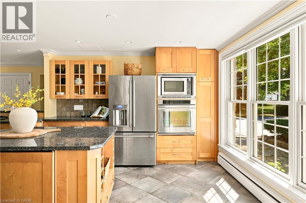 290 Bridgeport Road E, Waterloo, ON - Indoor Photo Showing Kitchen With Stainless Steel Kitchen