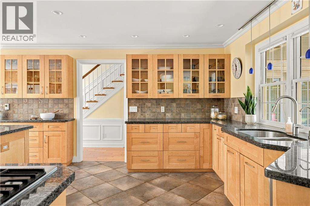 290 Bridgeport Road E, Waterloo, ON - Indoor Photo Showing Kitchen With Double Sink