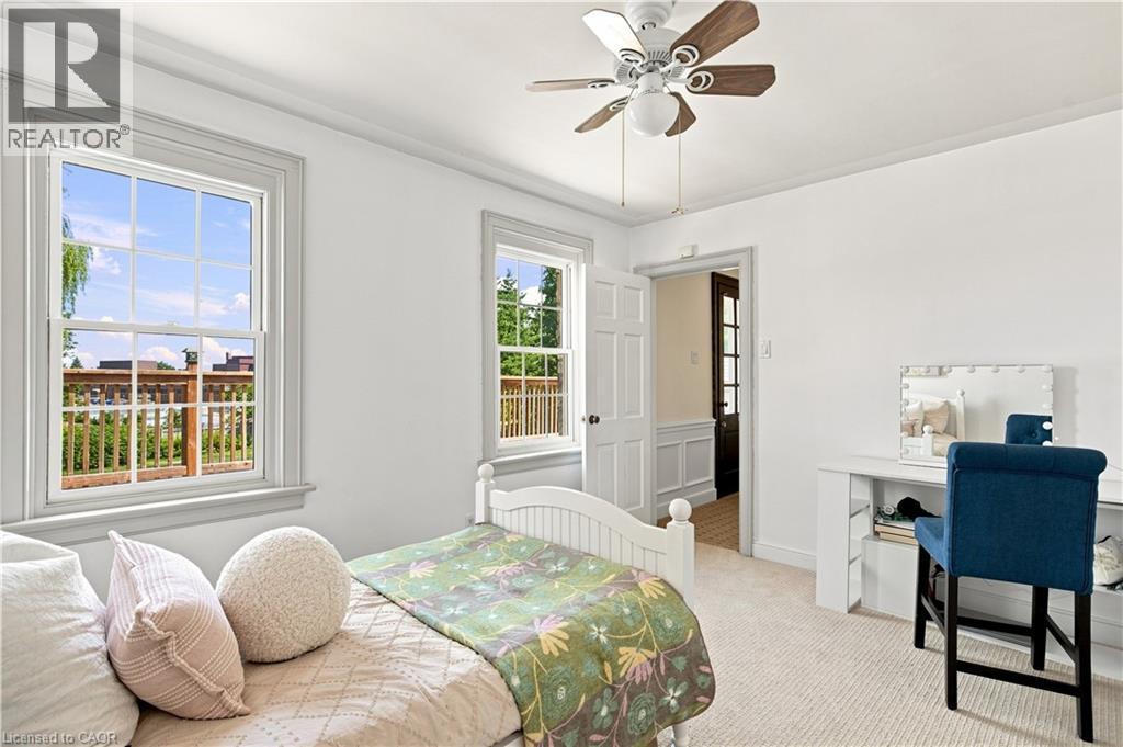 290 Bridgeport Road E, Waterloo, ON - Indoor Photo Showing Bedroom