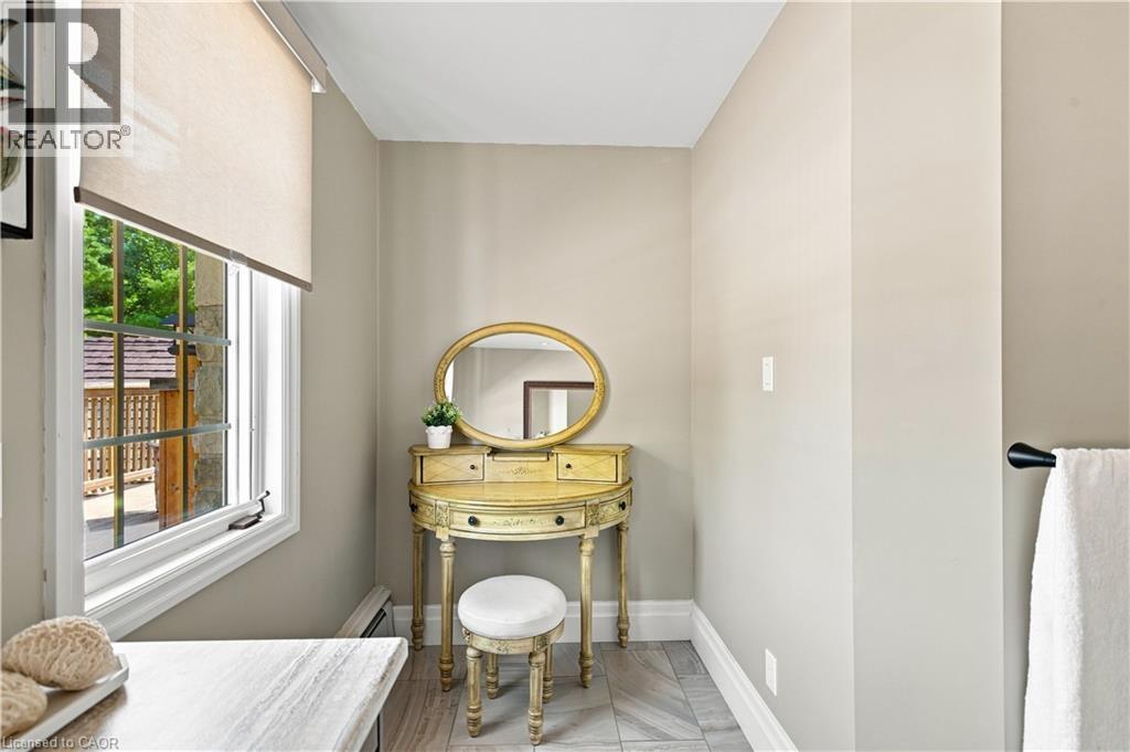 290 Bridgeport Road E, Waterloo, ON - Indoor