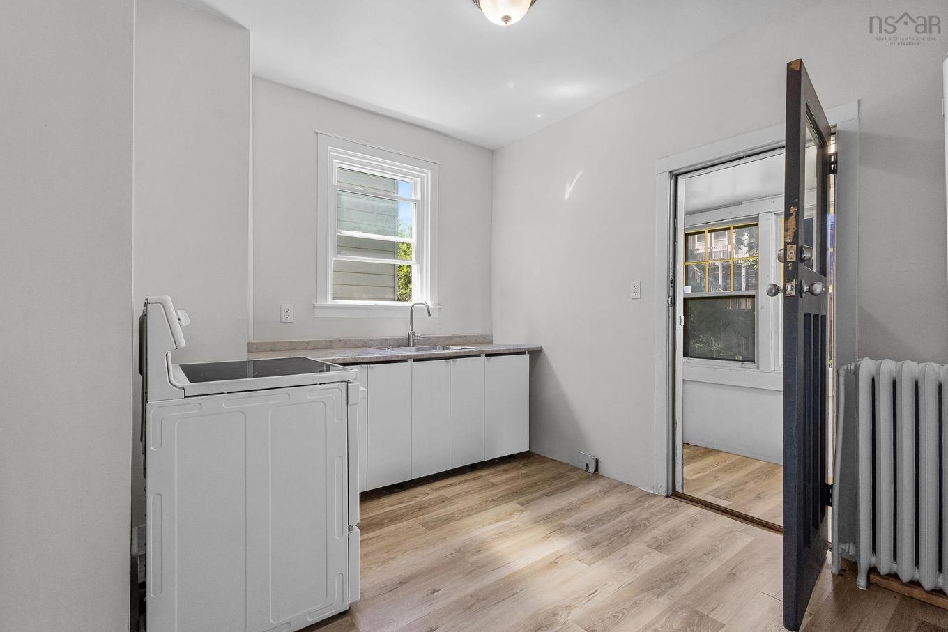 6147 Pepperell Street, Halifax, NS - Indoor Photo Showing Kitchen