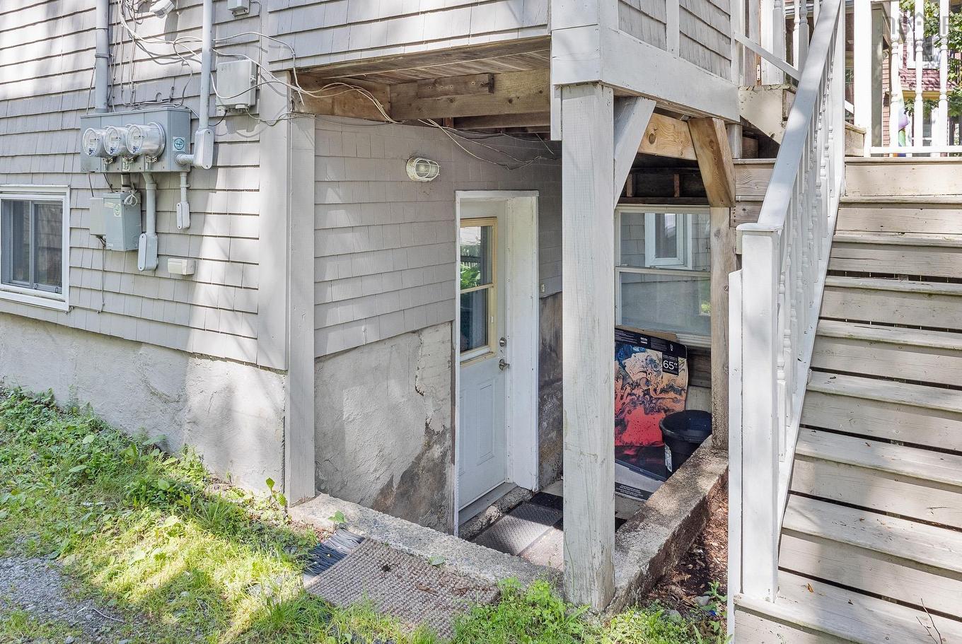 6147 Pepperell Street, Halifax, NS - Outdoor