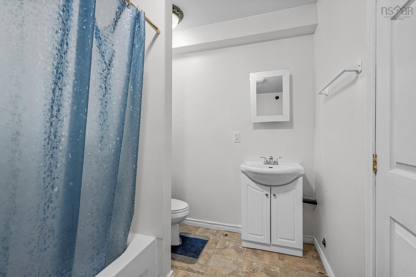 6147 Pepperell Street, Halifax, NS - Indoor Photo Showing Bathroom