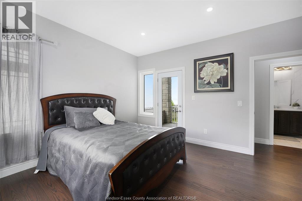 300 Shoreview Circle, Windsor, ON - Indoor Photo Showing Bedroom