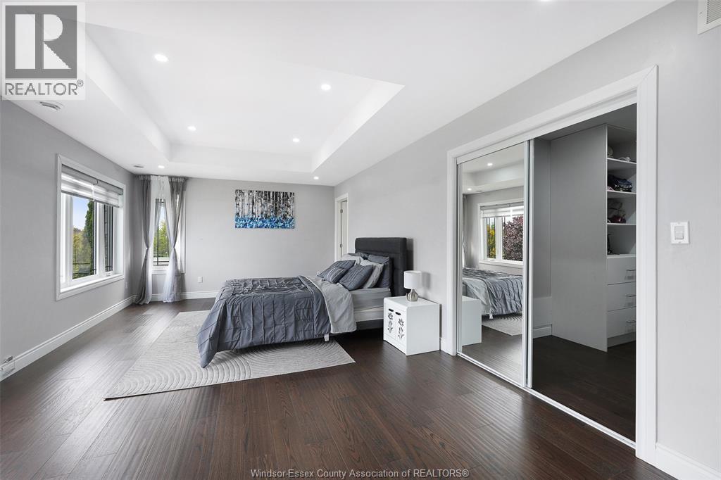 300 Shoreview Circle, Windsor, ON - Indoor Photo Showing Bedroom