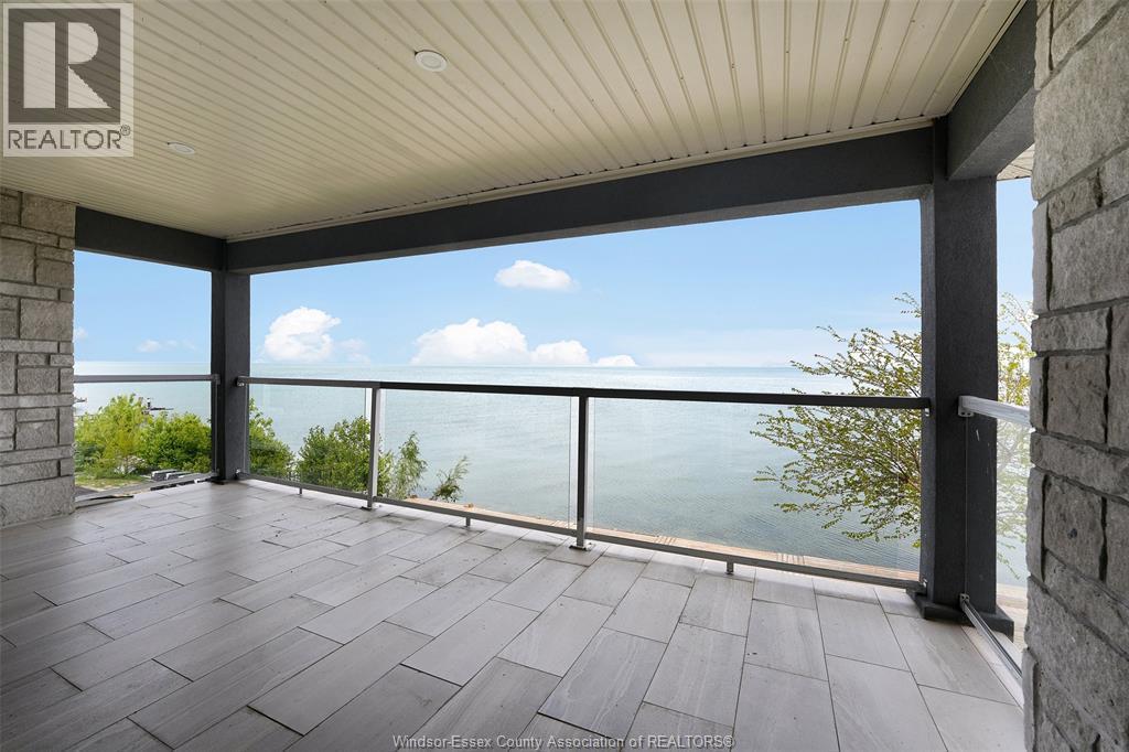 300 Shoreview Circle, Windsor, ON - Outdoor With Body Of Water With Balcony With View