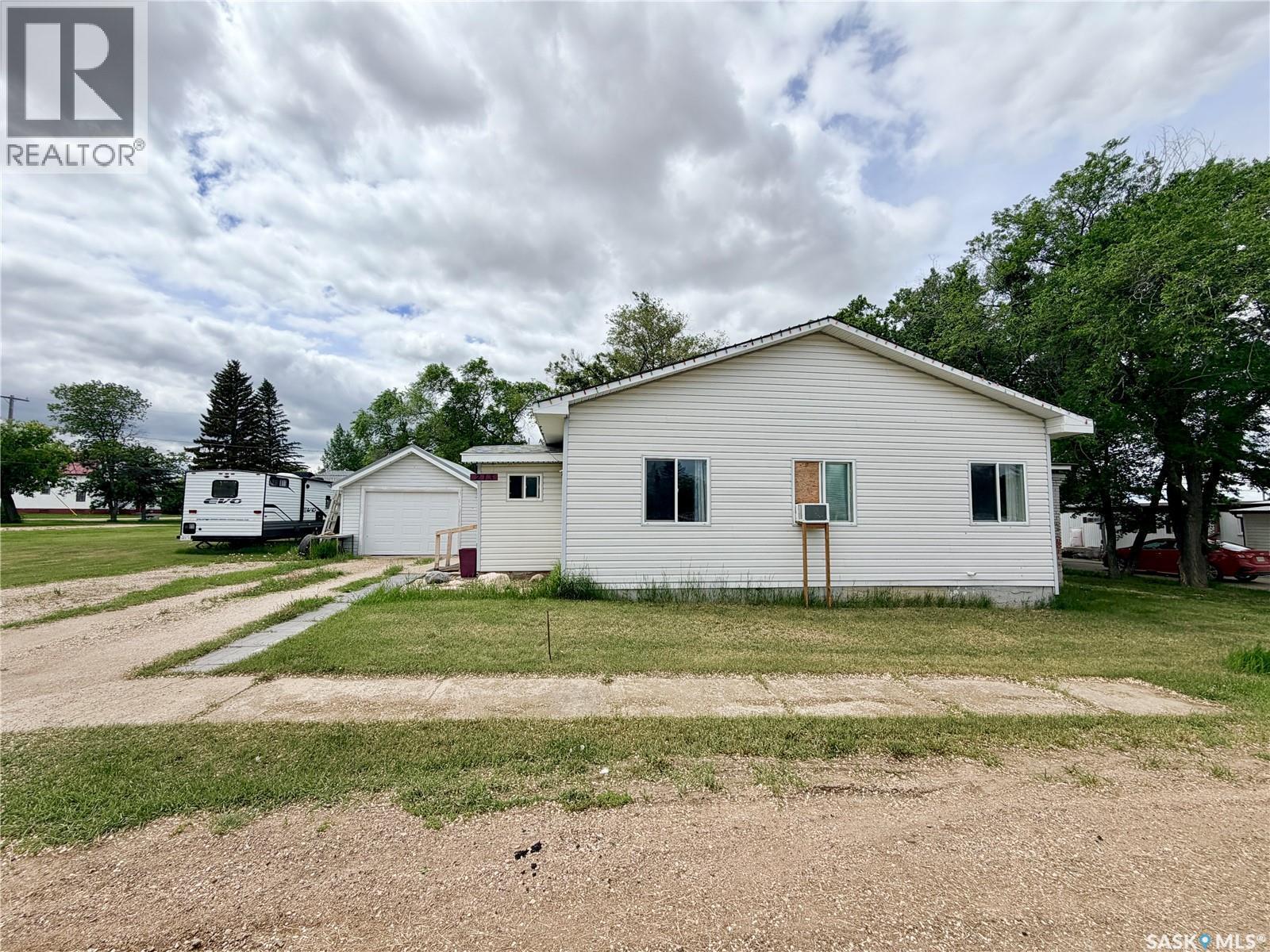 213 Main Street, Maymont, SK - Outdoor