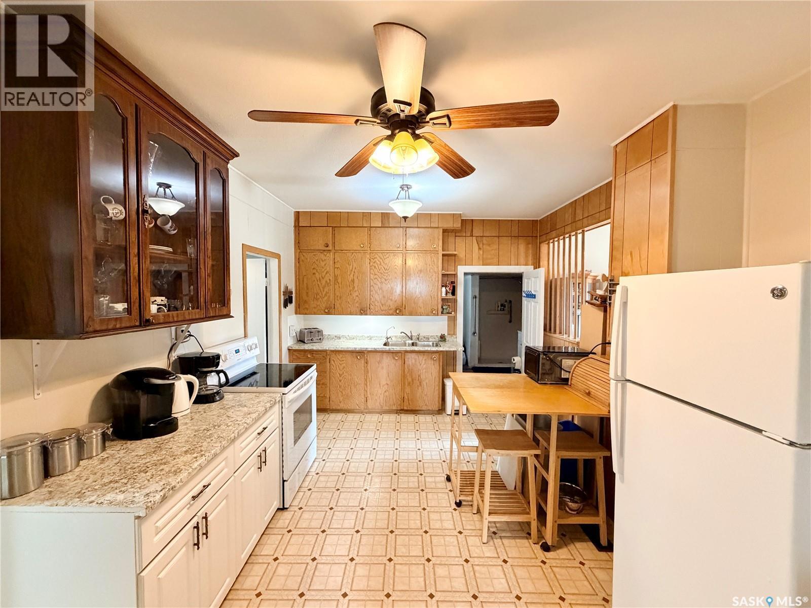 213 Main Street, Maymont, SK - Indoor Photo Showing Kitchen