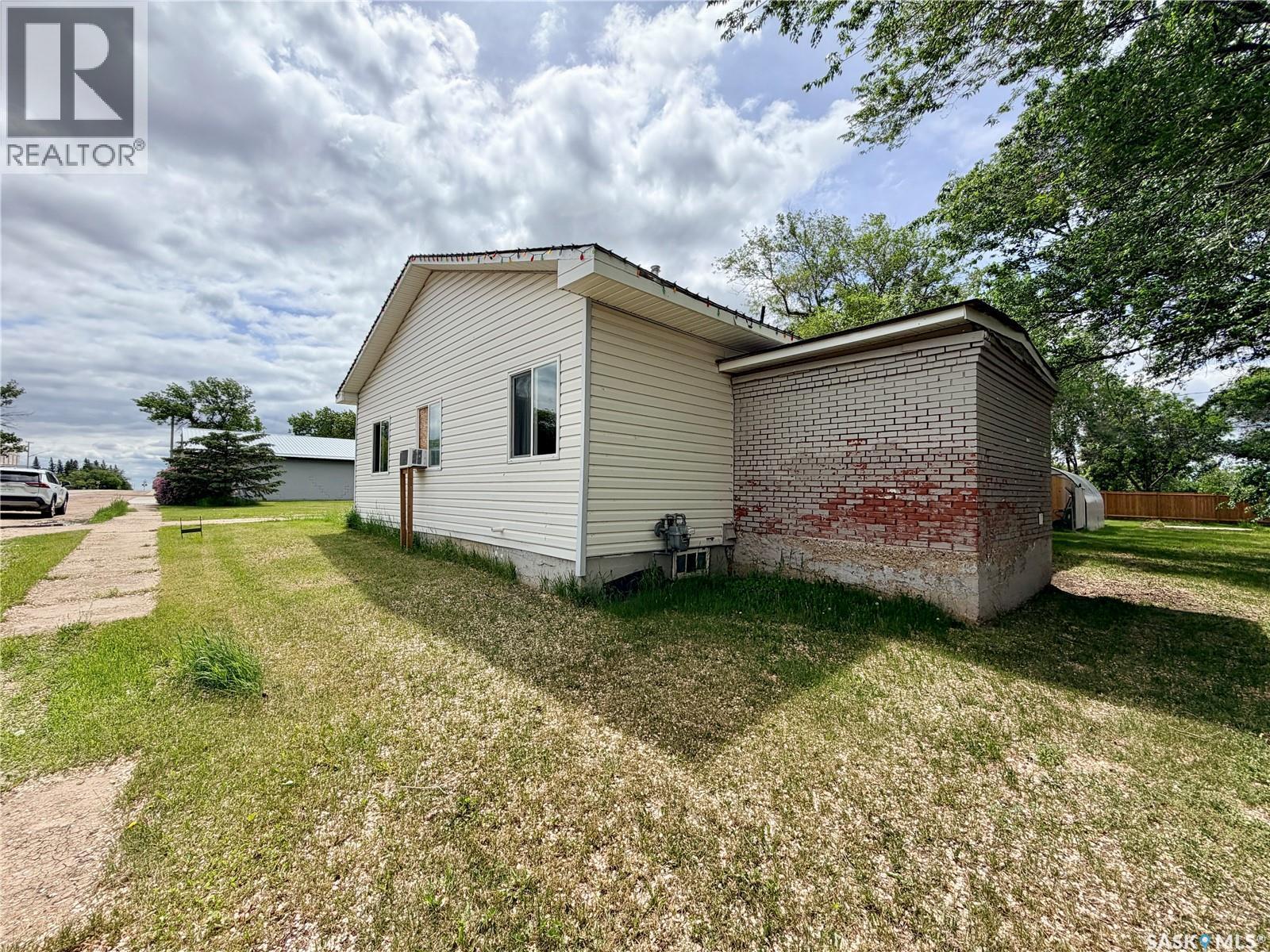 213 Main Street, Maymont, SK - Outdoor