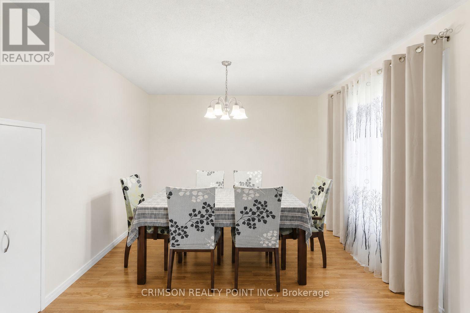 1406 Upper Sherman Avenue, Hamilton, ON - Indoor Photo Showing Dining Room