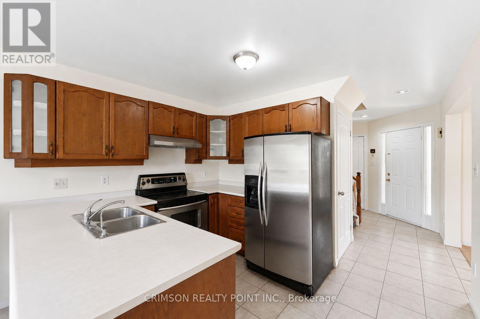 1406 Upper Sherman Avenue, Hamilton, ON - Indoor Photo Showing Kitchen With Double Sink