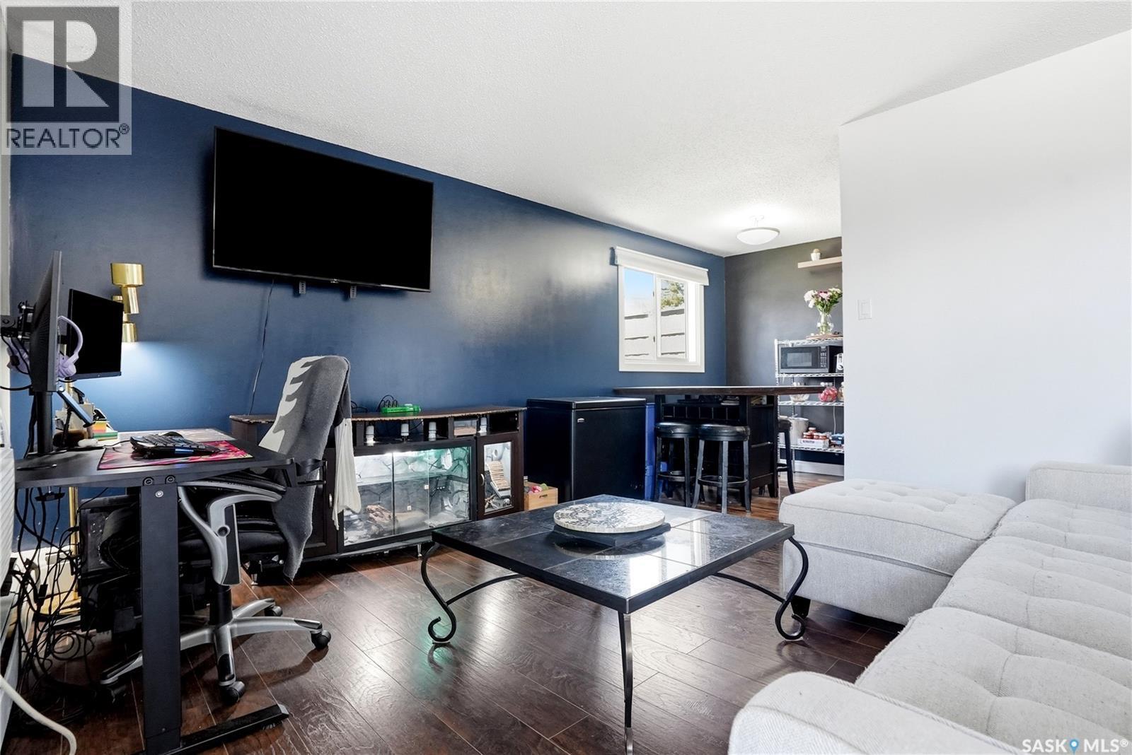 7 115 Acadia Drive, Saskatoon, SK - Indoor