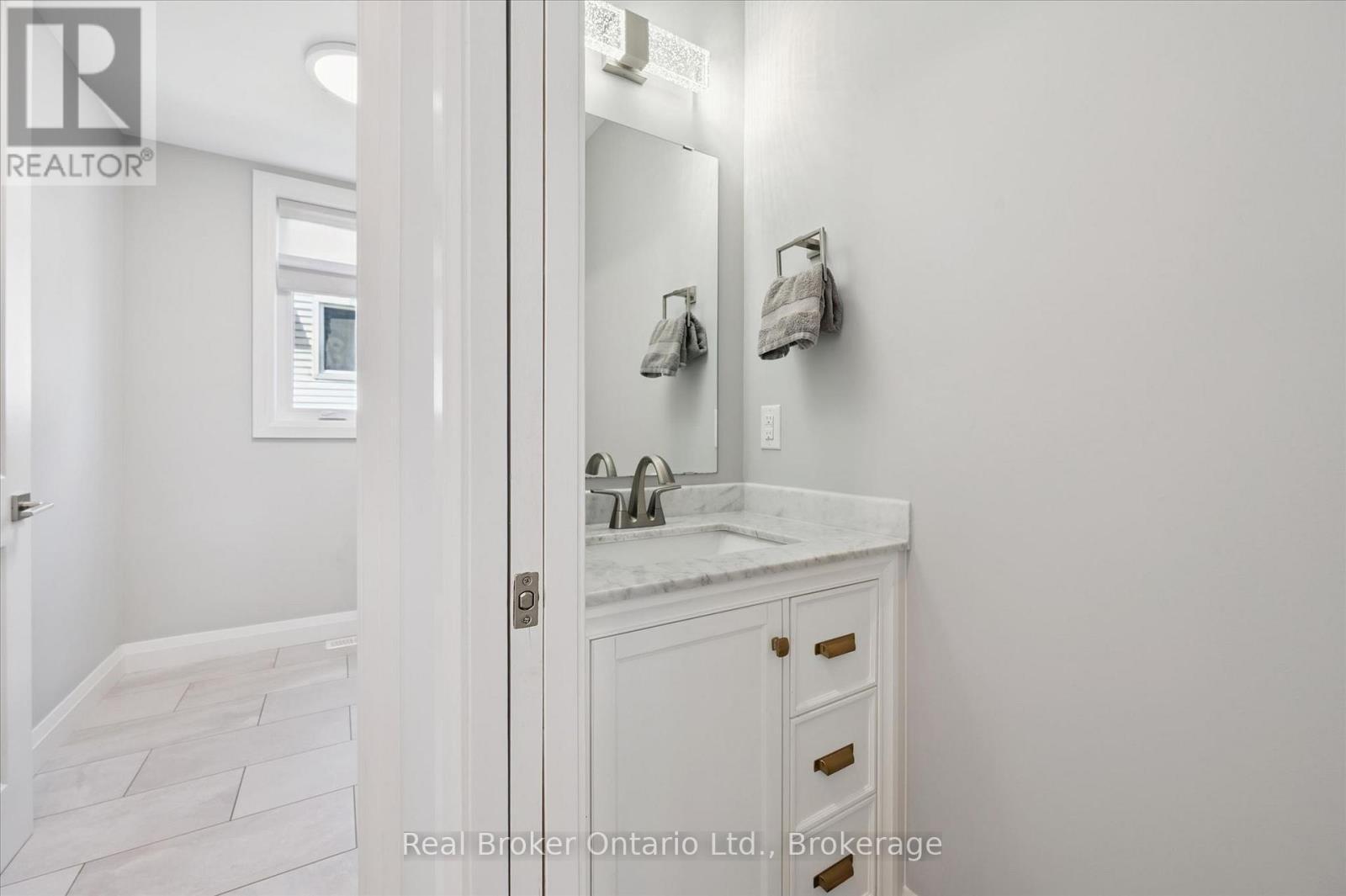 46 Washington Street, Brant (Paris), ON - Indoor Photo Showing Bathroom
