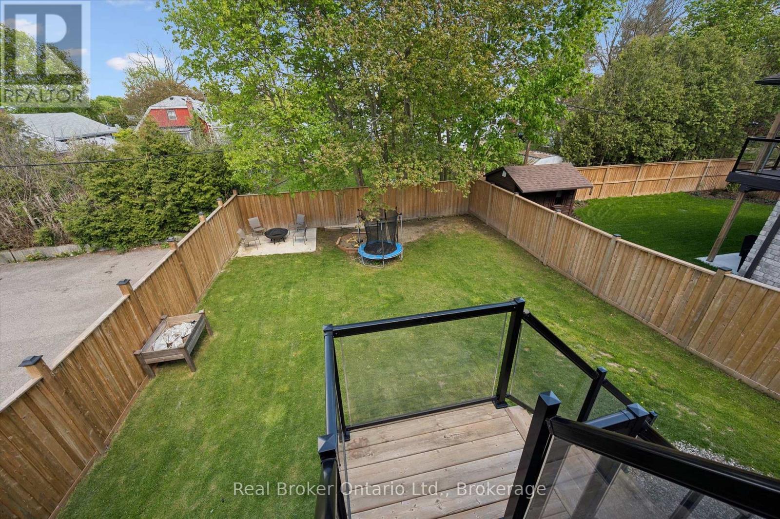 46 Washington Street, Brant (Paris), ON - Outdoor With Backyard