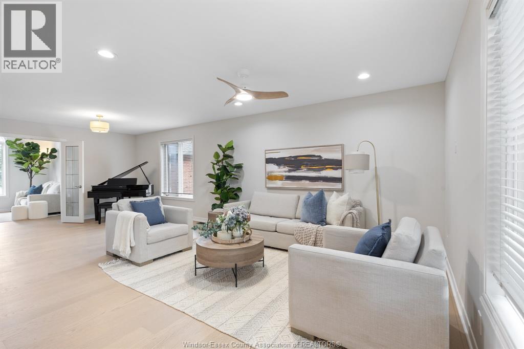 144 Pheasant Run, Lakeshore, ON - Indoor Photo Showing Living Room