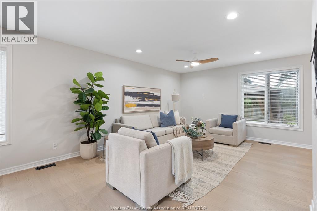 144 Pheasant Run, Lakeshore, ON - Indoor Photo Showing Living Room