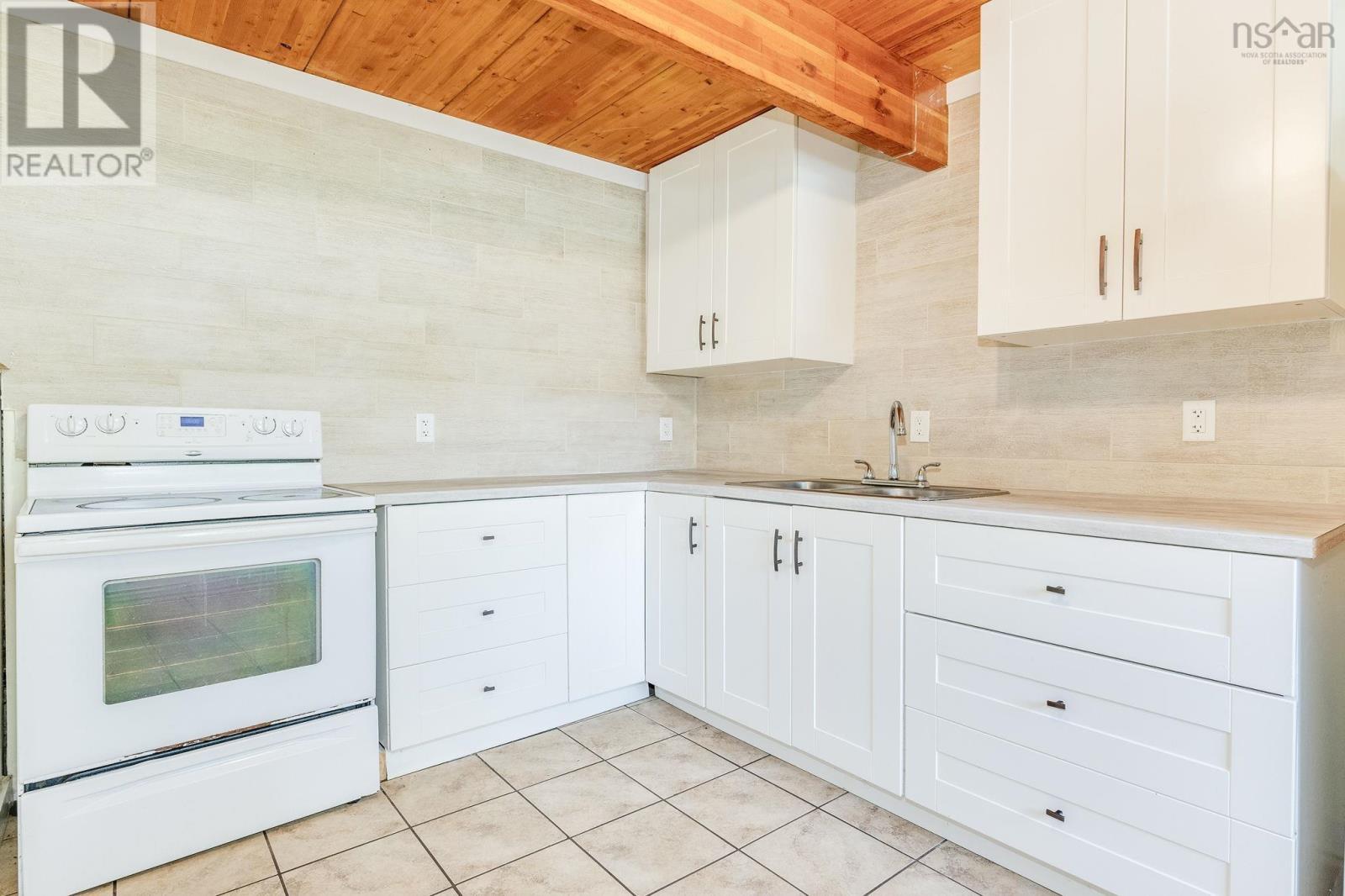 72 Cavendish Road, Halifax, NS - Indoor Photo Showing Kitchen