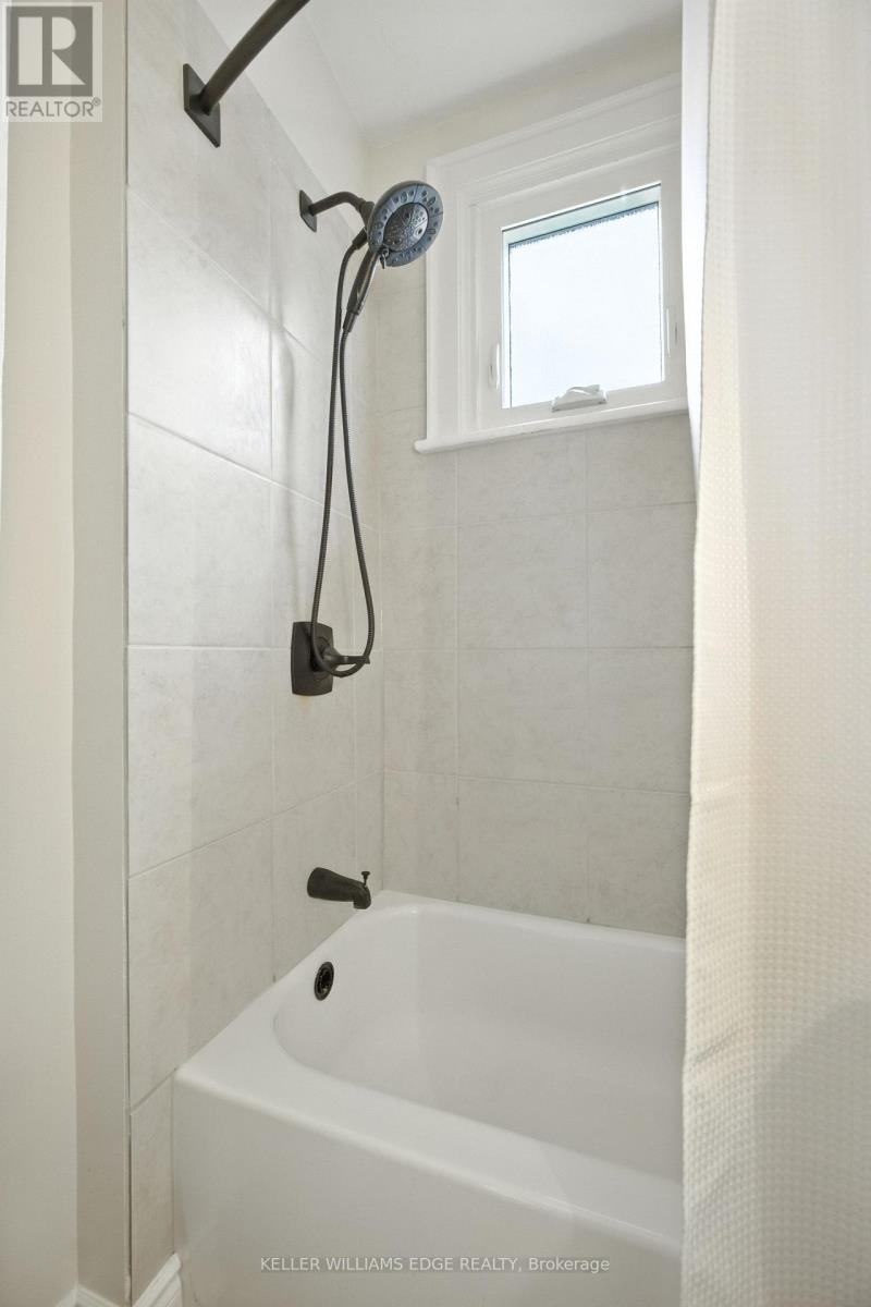 1999 Main Street W, Hamilton, ON - Indoor Photo Showing Bathroom