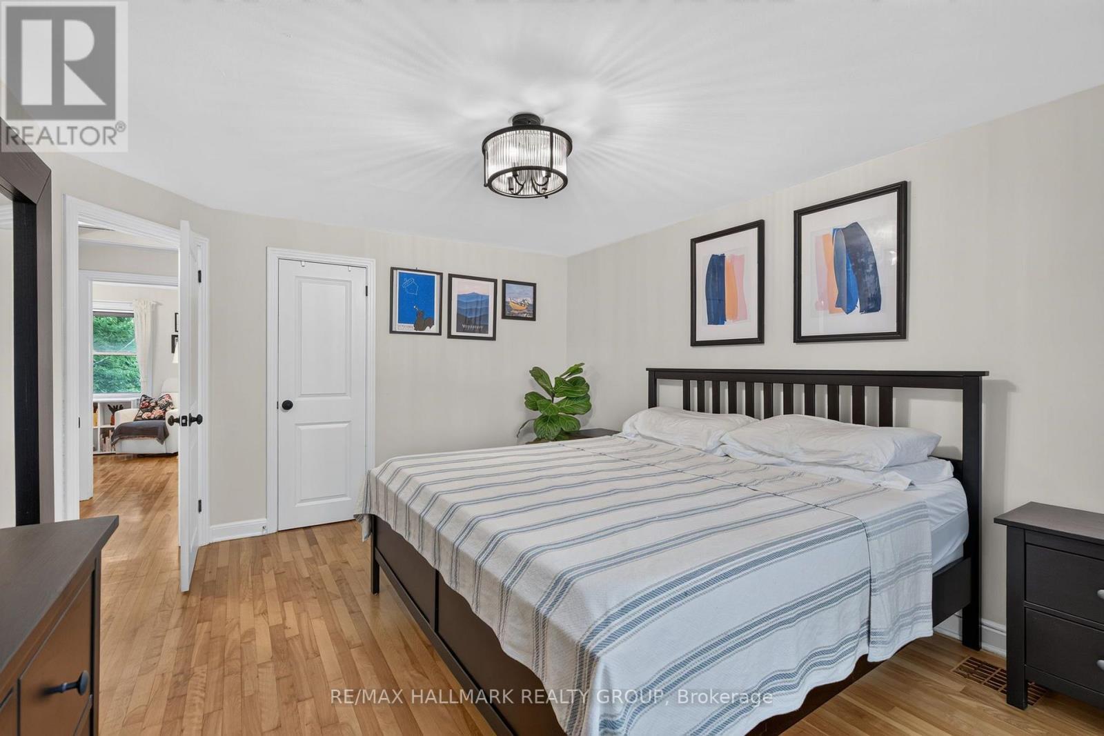 2110 Blossom Drive, Ottawa, ON - Indoor Photo Showing Bedroom