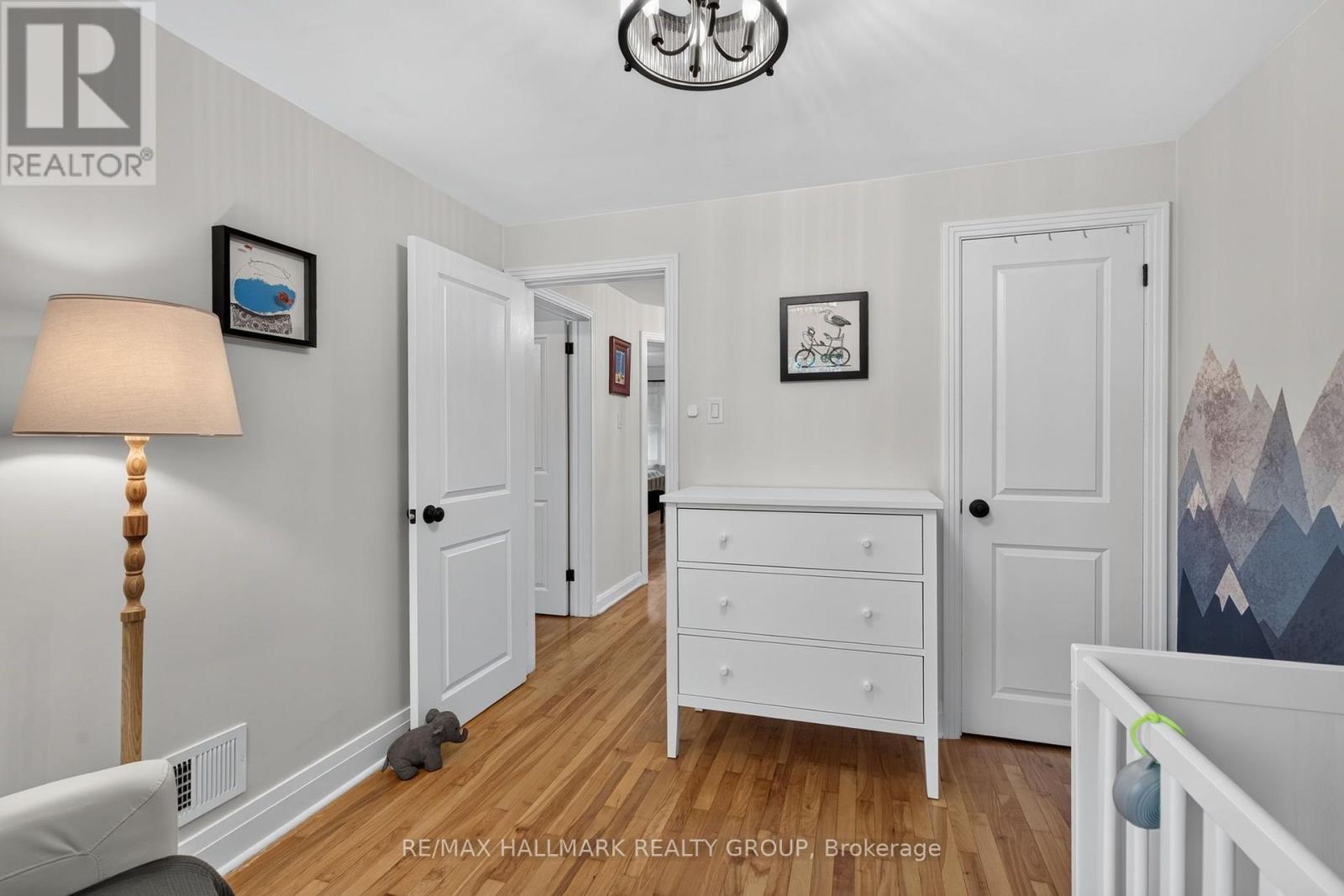 2110 Blossom Drive, Ottawa, ON - Indoor