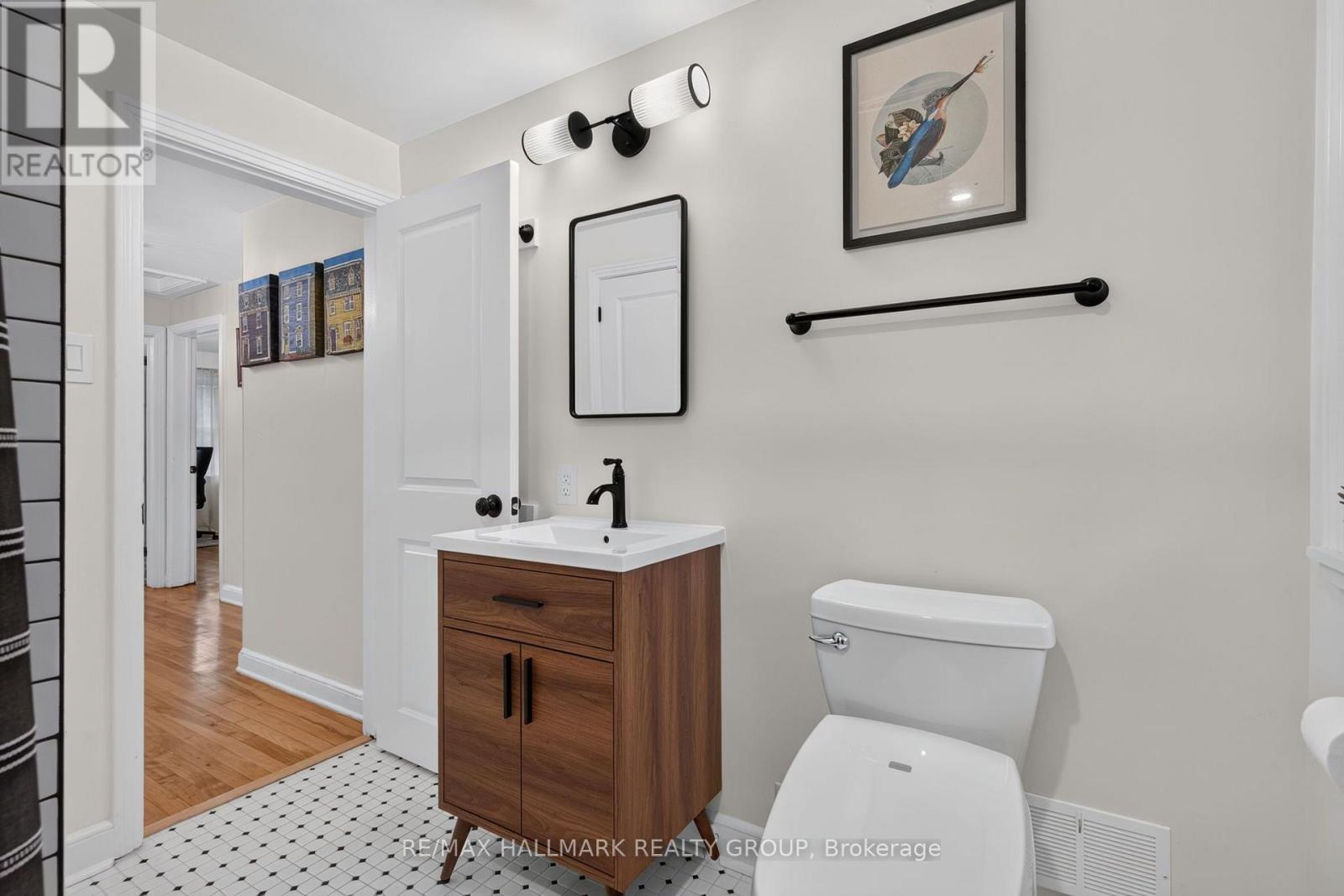 2110 Blossom Drive, Ottawa, ON - Indoor Photo Showing Bathroom