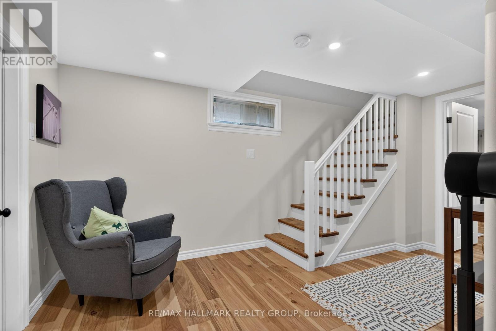 2110 Blossom Drive, Ottawa, ON - Indoor