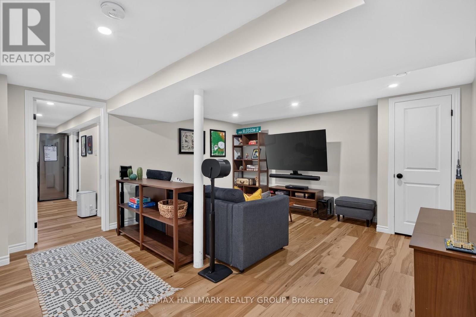 2110 Blossom Drive, Ottawa, ON - Indoor
