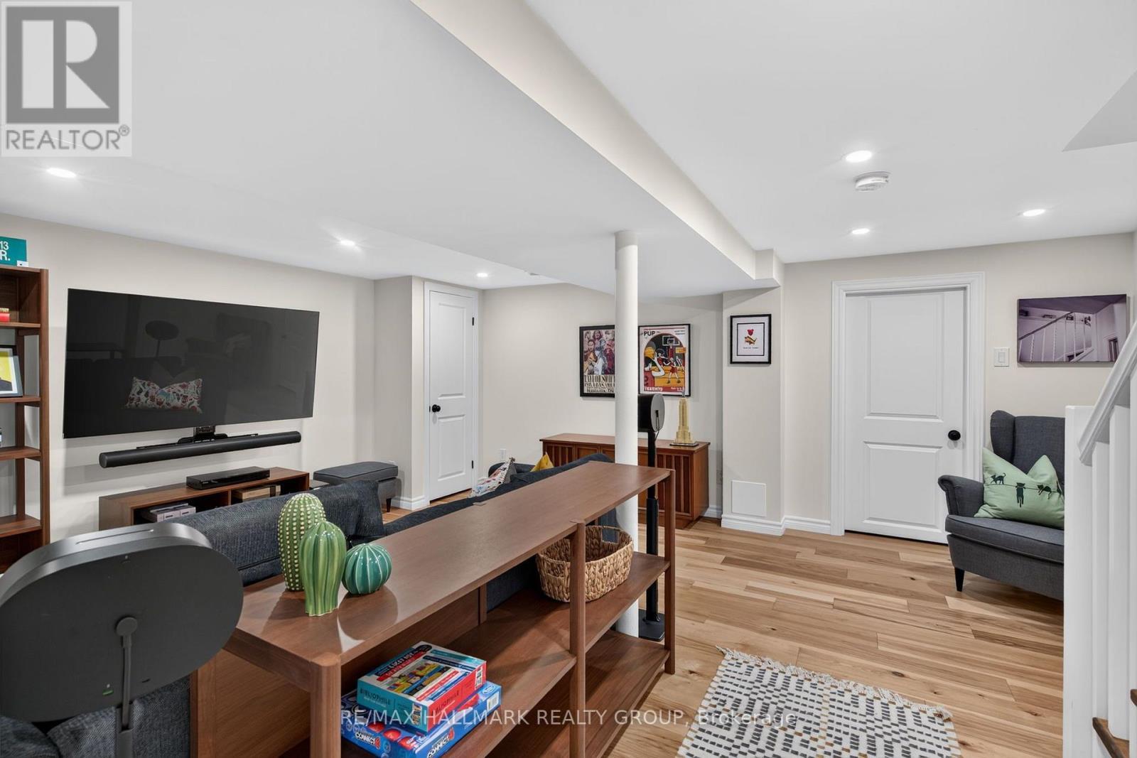 2110 Blossom Drive, Ottawa, ON - Indoor