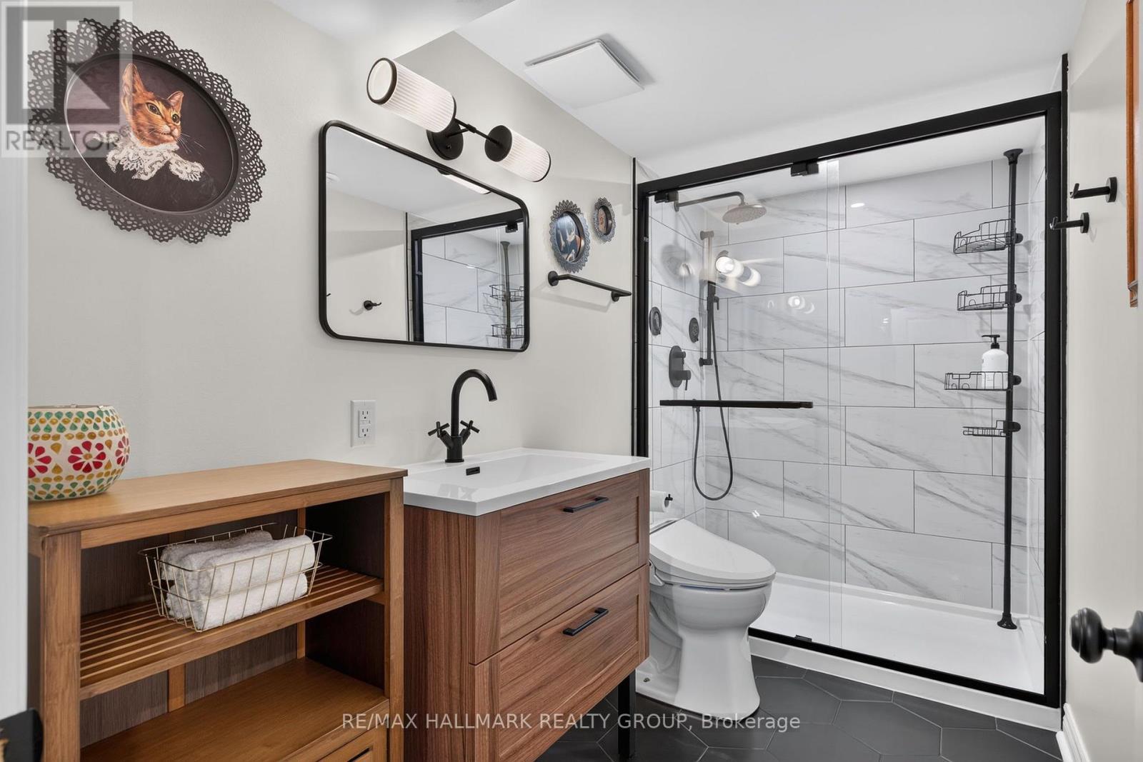2110 Blossom Drive, Ottawa, ON - Indoor Photo Showing Bathroom