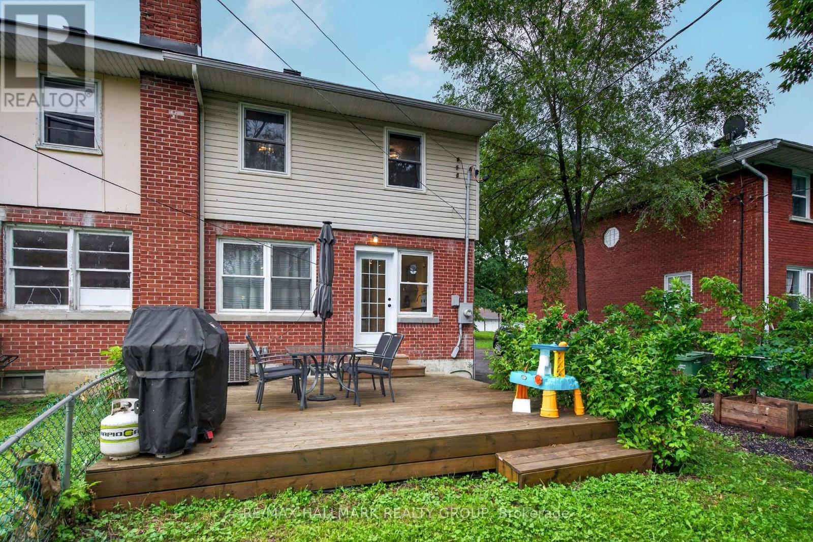 2110 Blossom Drive, Ottawa, ON - Outdoor With Exterior