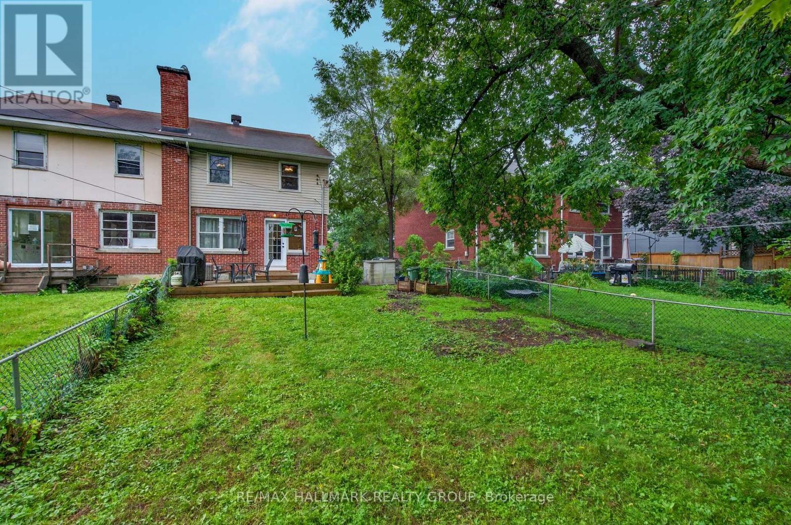 2110 Blossom Drive, Ottawa, ON - Outdoor