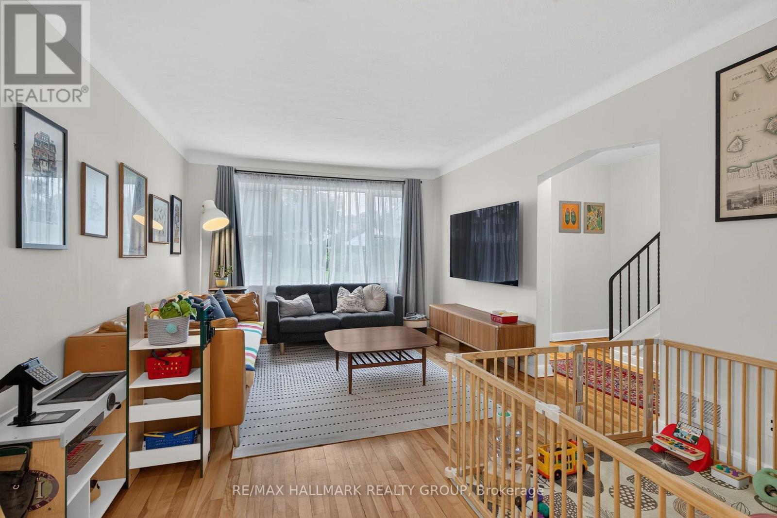 2110 Blossom Drive, Ottawa, ON - Indoor