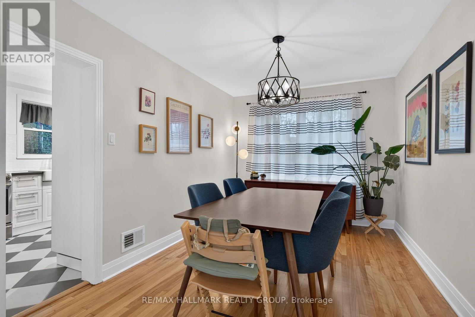 2110 Blossom Drive, Ottawa, ON - Indoor Photo Showing Dining Room