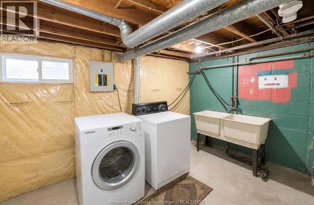 790 Marentette, Windsor, ON - Indoor Photo Showing Laundry Room