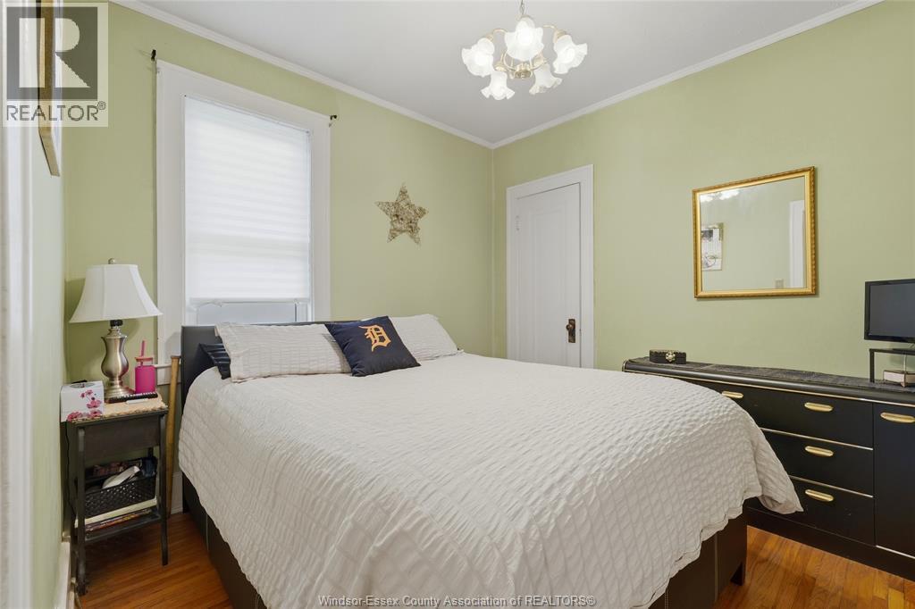 987 Curry, Windsor, ON - Indoor Photo Showing Bedroom