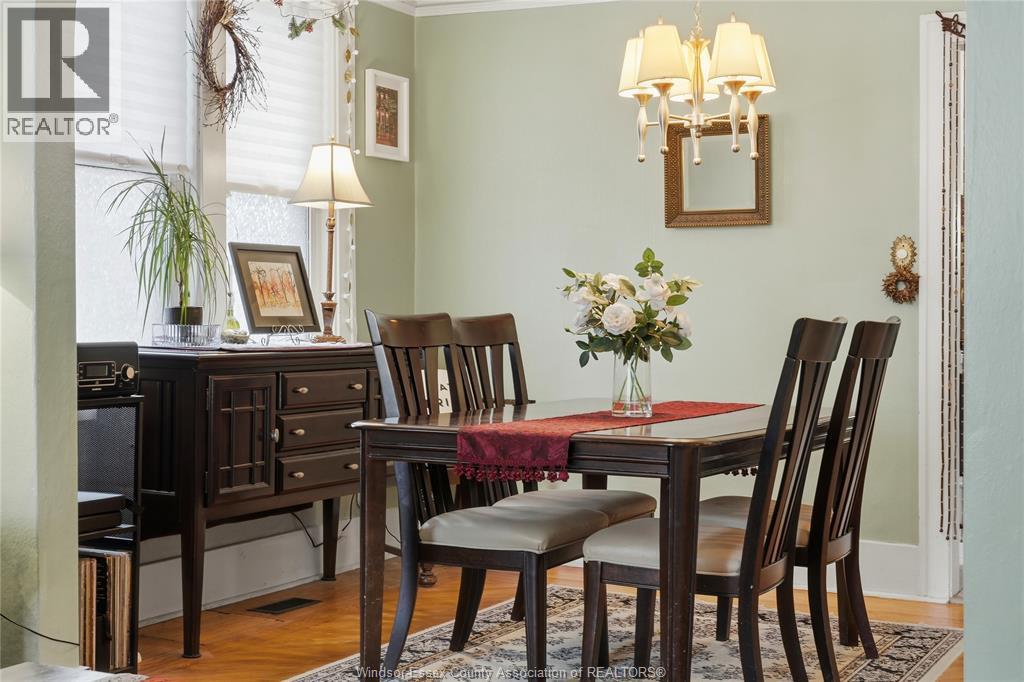 987 Curry, Windsor, ON - Indoor Photo Showing Dining Room